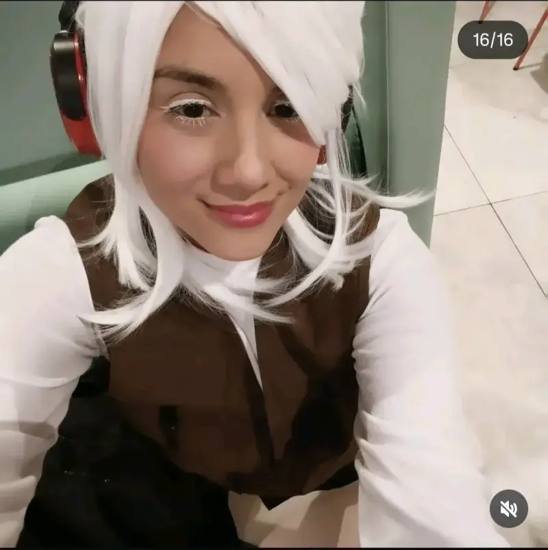 Peluca blanca corta estilo cosplay - 3