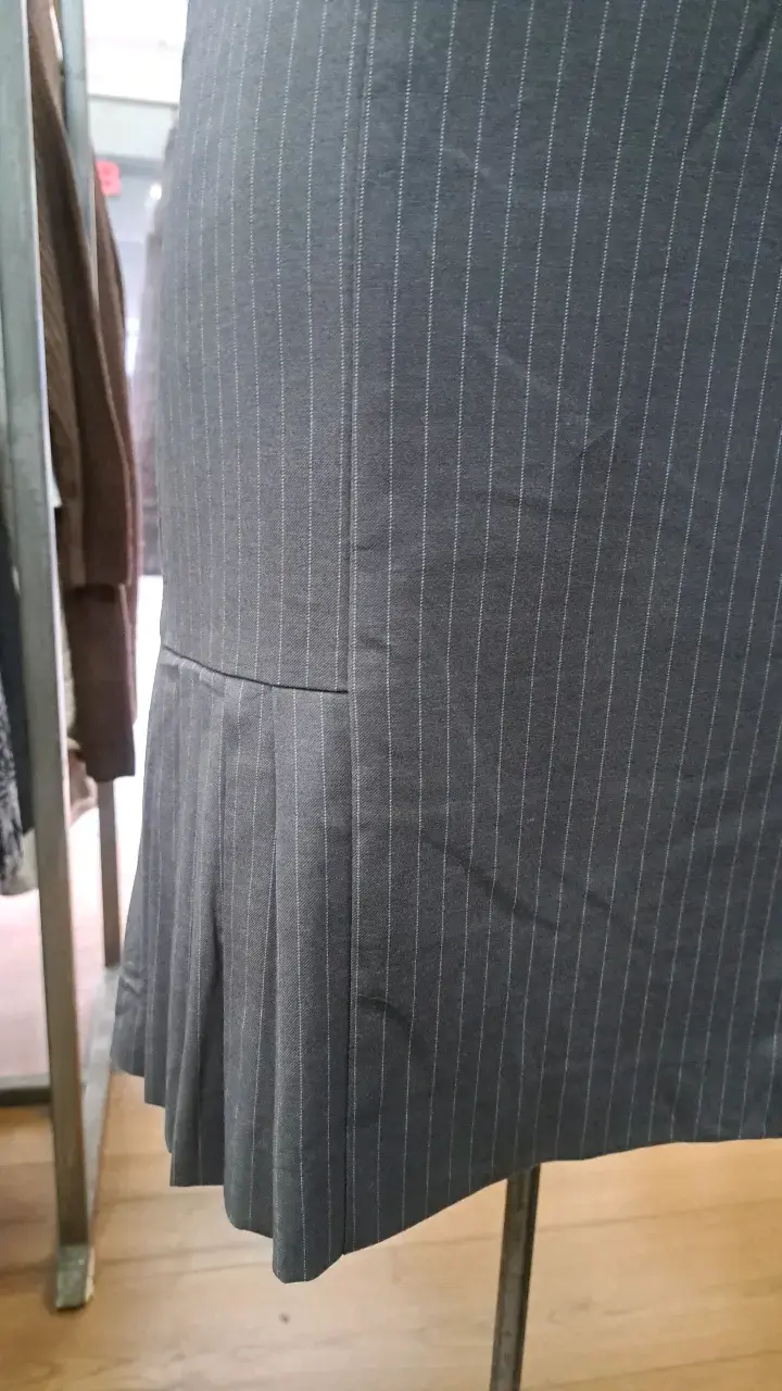 Vestido gris de rayas elegante - 3