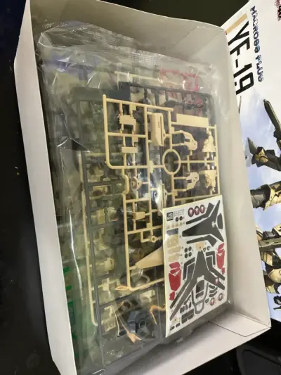 Modelo a escala Bandai VF-19 Macross Plus - miniatura 2