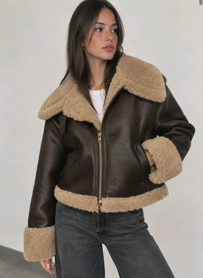 Chaqueta de cuero marrón con forro de lana