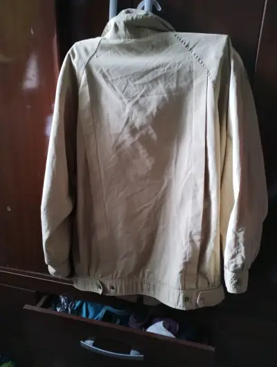Chaqueta beige - miniatura 4