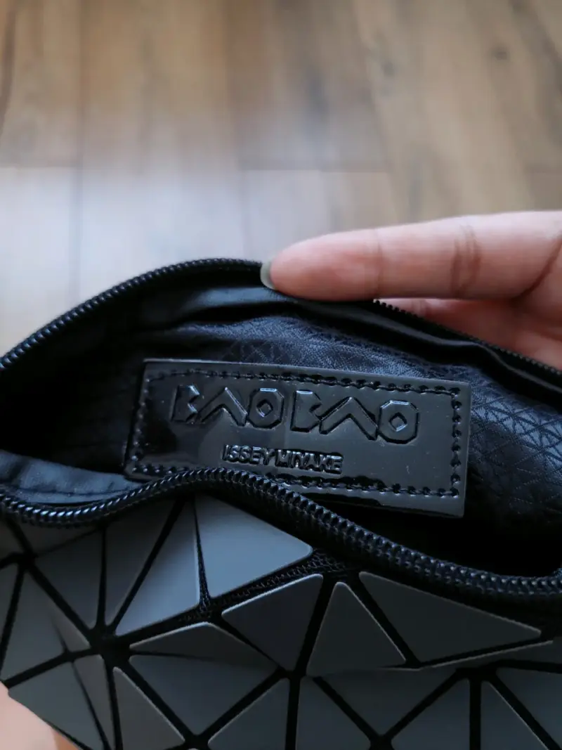 Cartera Baobao Issey Miyake geométrica gris - 4