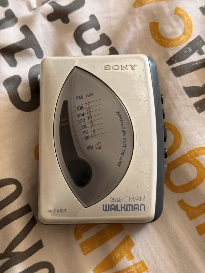 Walkman Sony FM/AM modelo WM-FX193 - 1