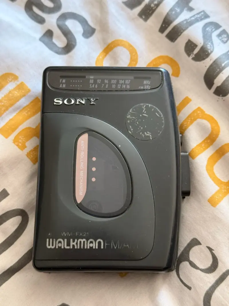 Walkman Sony WM-FX21 con Radio AM/FM - 1