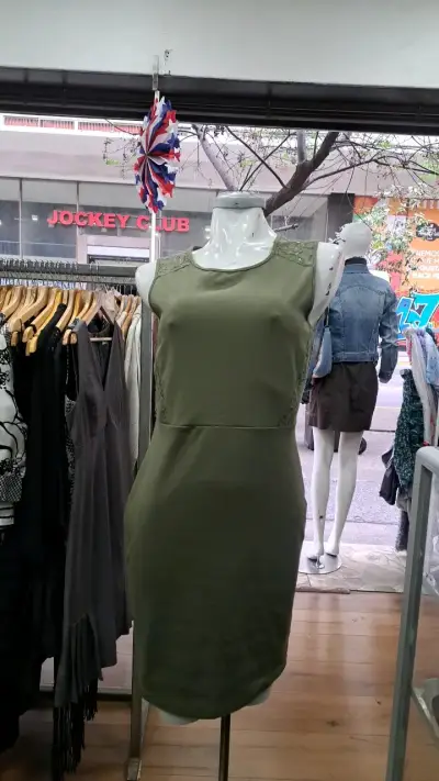 Vestido verde oliva con encaje para mujer - miniatura 1