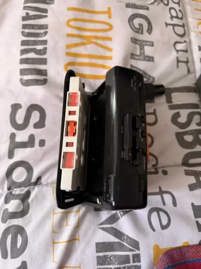 Grabadora Portátil Aiwa con Radio AM/FM - miniatura 2