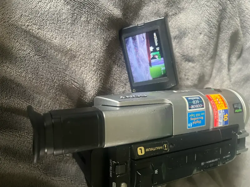 Videocámara Sony Handycam DCR-TRV110 - 4