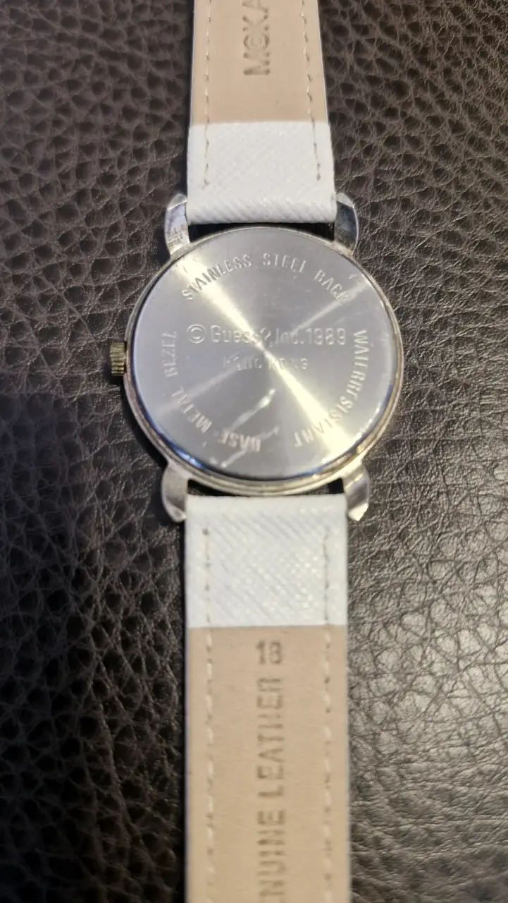 Reloj Guess de mujer con correa blanca - 4