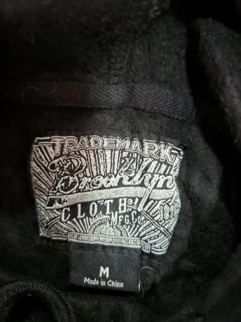 Polerón con capucha estampado gráfico negro - 3