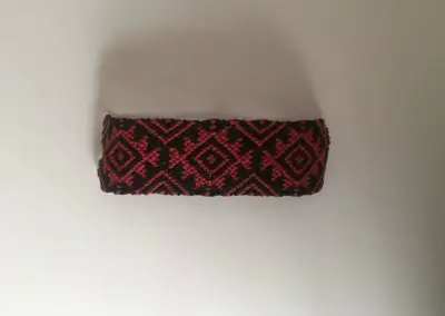 Pulsera macramé roja y negra - miniatura 1