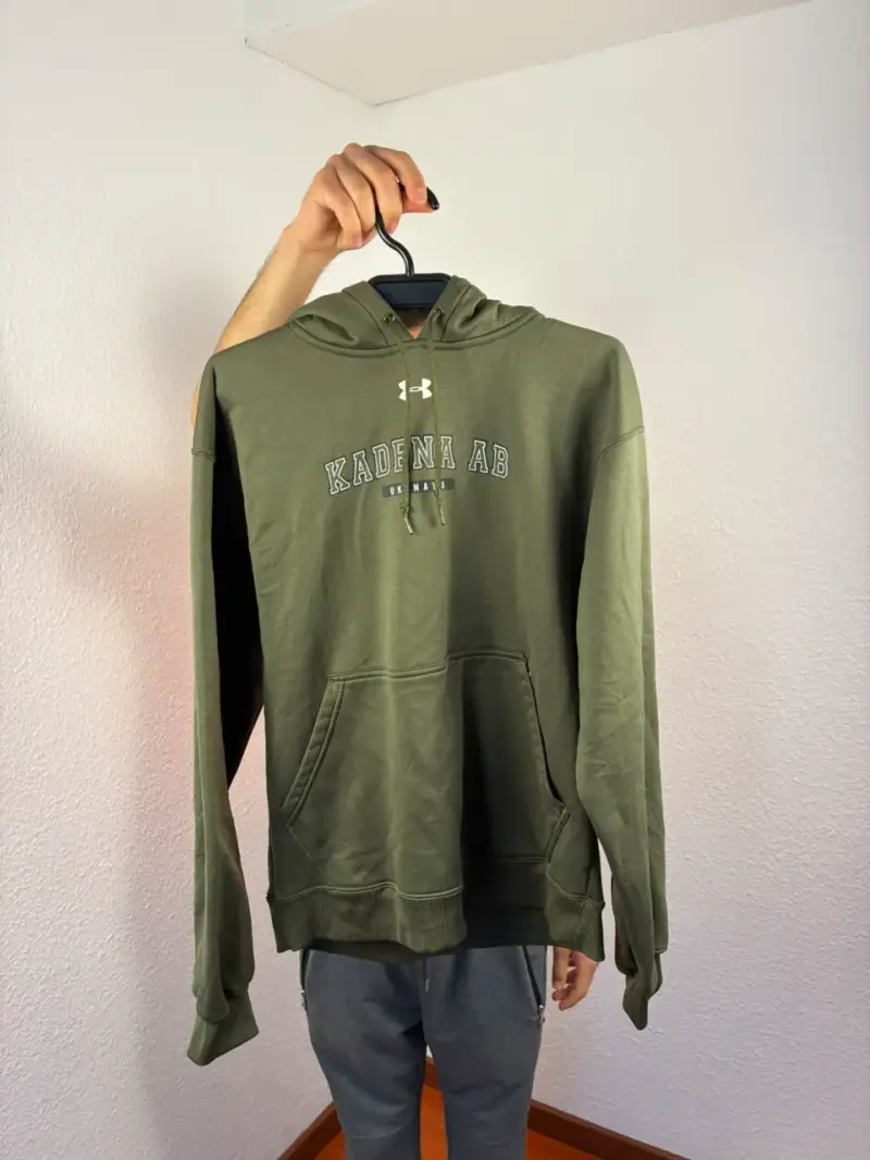 Polerón verde con capucha Under Armour - 1