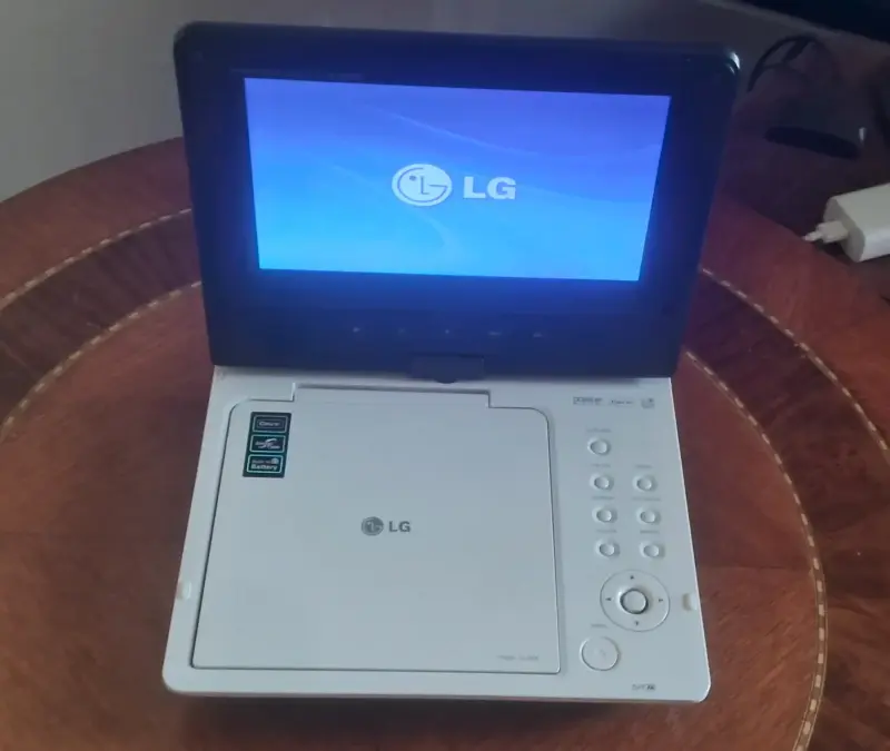 Reproductor DVD Portátil LG DP351G (Excelente Esta - 2