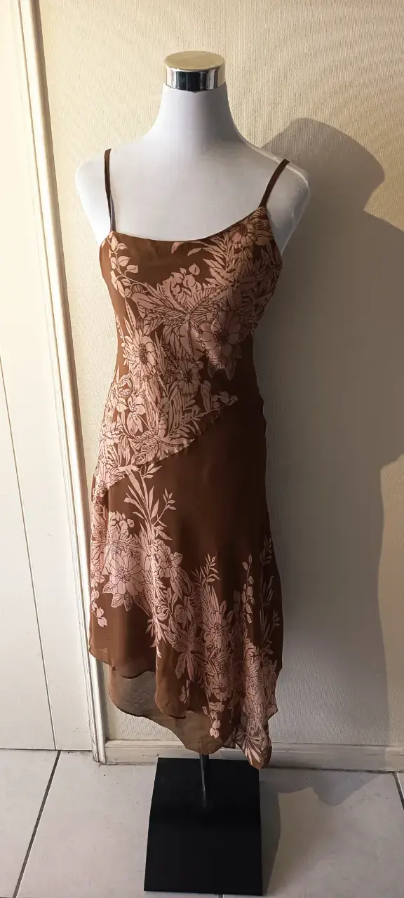 Vestido tirantes Marrón