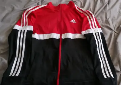 Chaqueta deportiva Adidas roja y negra - miniatura 1