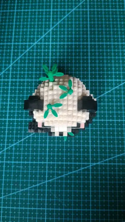 Figura de panda en bloques de construcción - miniatura 5