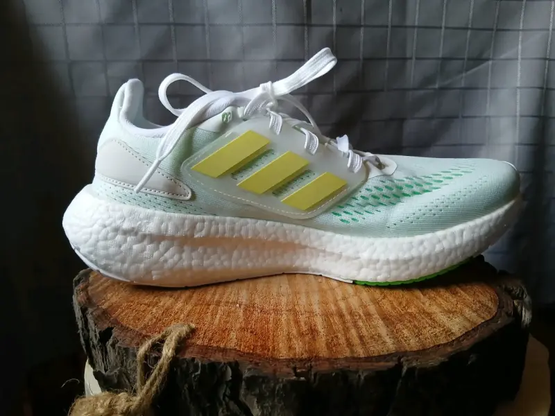 Zapatillas deportivas Adidas blancas con verde - 1