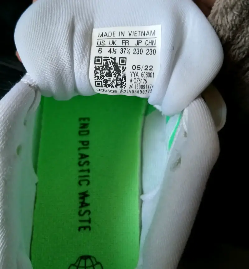 Zapatillas deportivas Adidas blancas con verde - 5