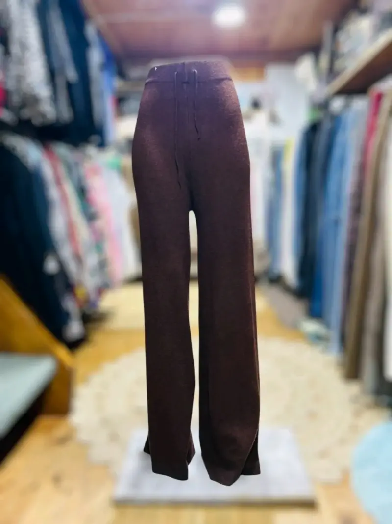 Pantalones de punto marrón para mujer