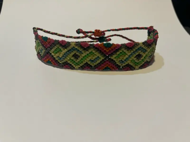 Pulsera tejida multicolor artesanal - 1