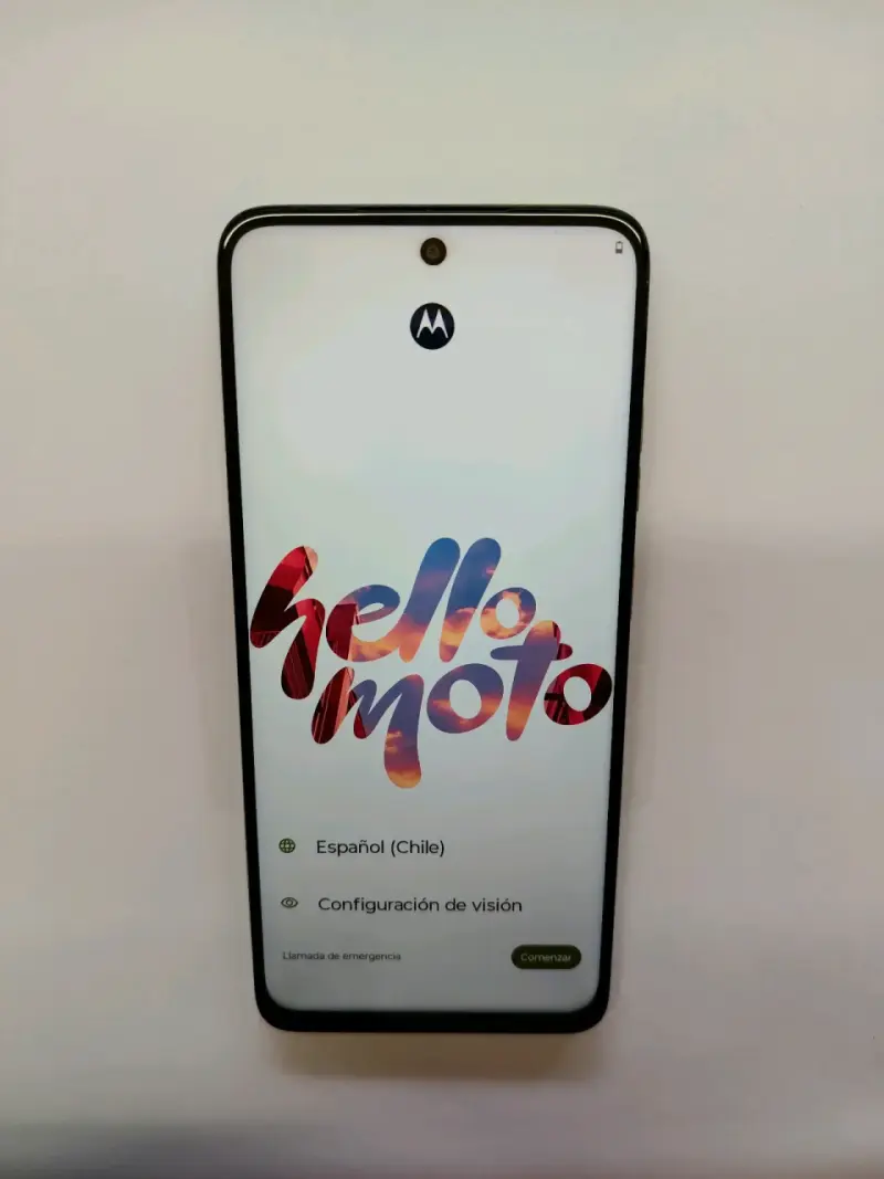 Smartphone Motorola G15 con Triple Cámara Verde - 1