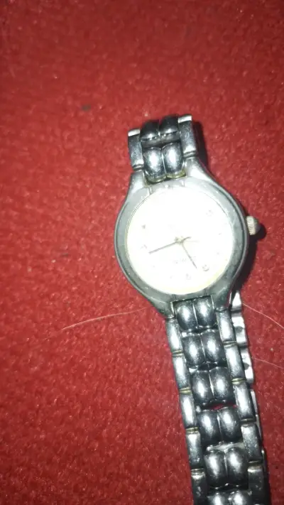 Reloj de pulsera metálico clásico marca ROLEX - miniatura 1