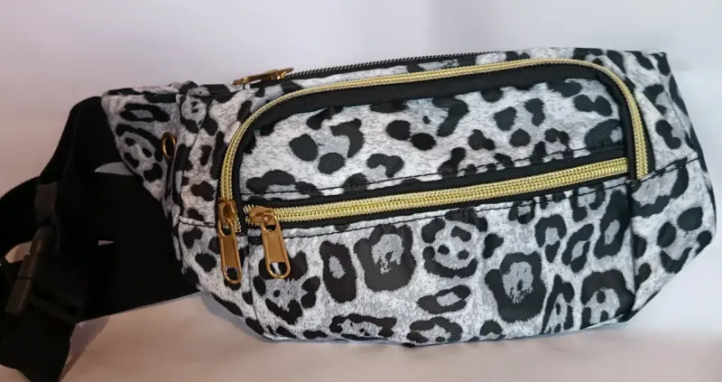 Cartera de crochet multicolor con correa ajustable - 4