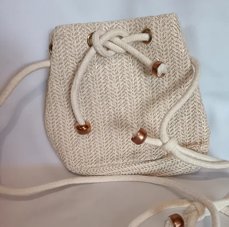 Cartera de crochet multicolor con correa ajustable - 6