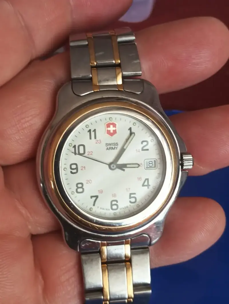 Reloj Swiss Army de acero inoxidable - 1