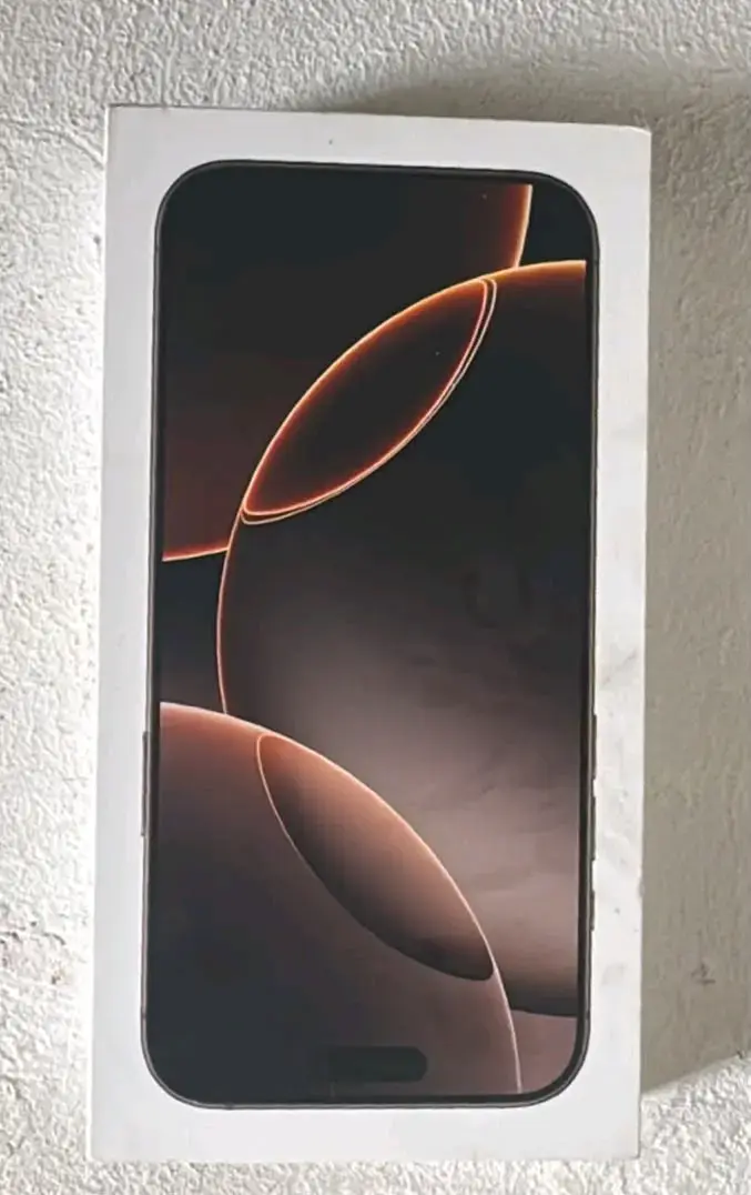 iPhone 15 Pro Max 256GB en buen estado - 2