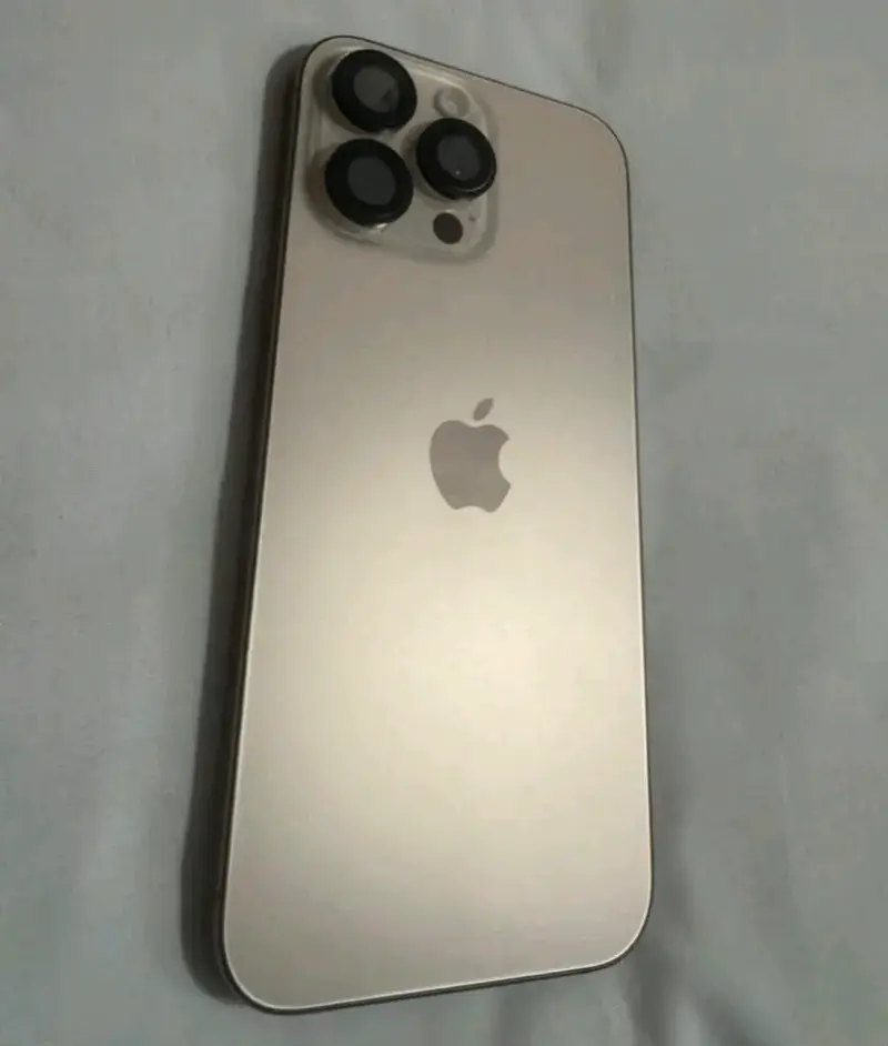 iPhone 15 Pro Max 256GB en buen estado - 4