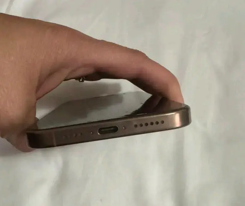 iPhone 15 Pro Max 256GB en buen estado - 6