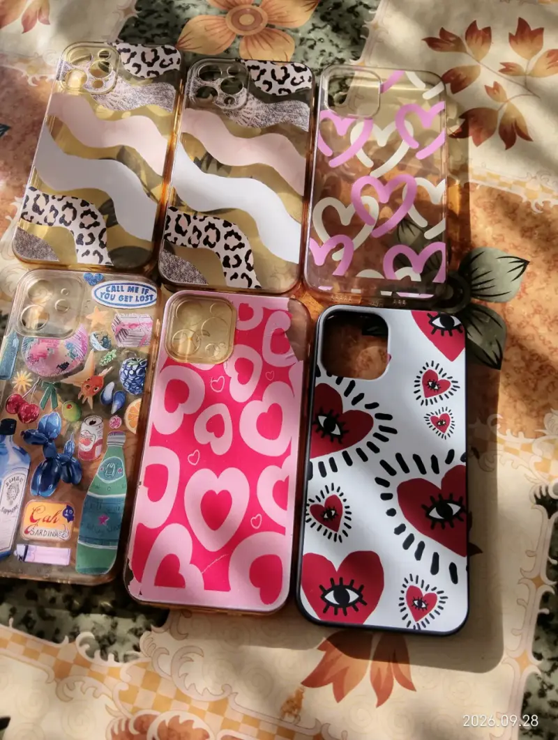 Set de carcasas para iPhone con diseños variados12 - 1