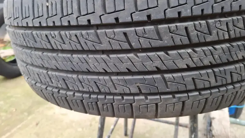 Neumático Goodyear Assurance usado en buen estado - 2