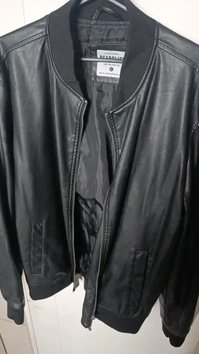 Chaqueta de cuero sintético negra Bearcliff - miniatura 2