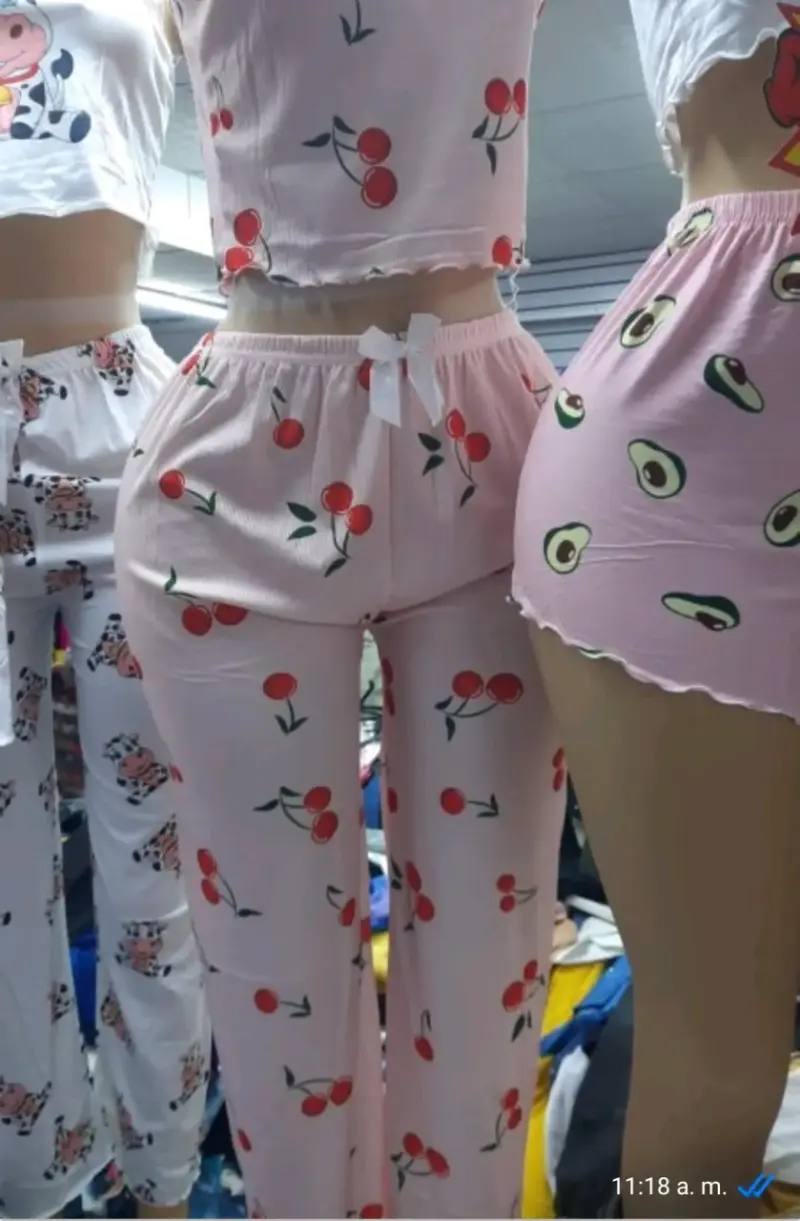 Pijamas cortos de mujer con estampado de frutas - 1