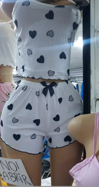 Pijamas cortos de mujer con estampado de frutas - miniatura 3