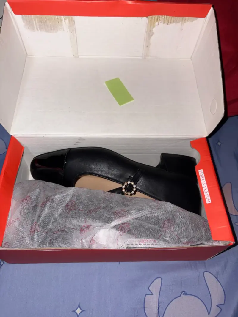Zapatos negros de charol con tacón bajo - 2