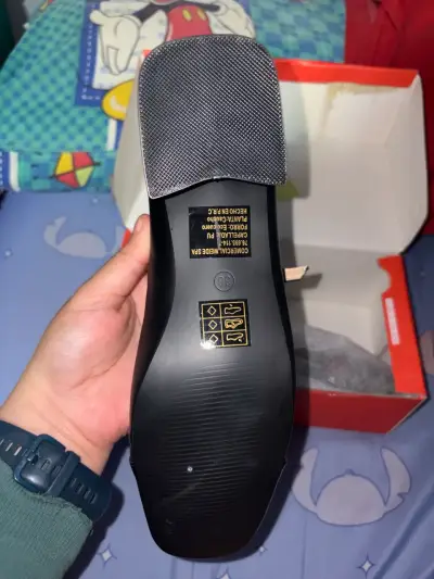 Zapatos negros de charol con tacón bajo - miniatura 3