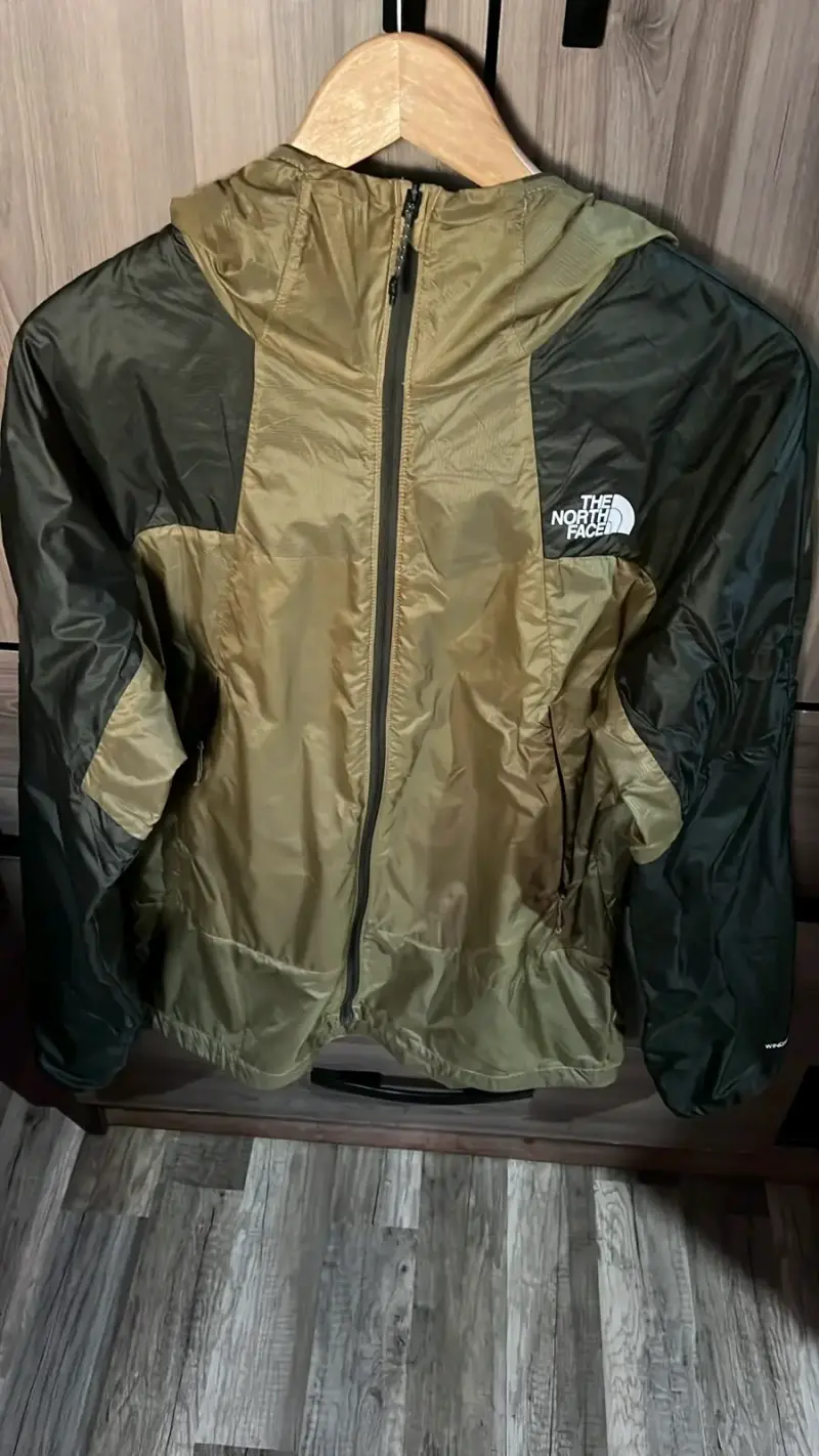 Chaqueta impermeable The North Face verde oliva - 2