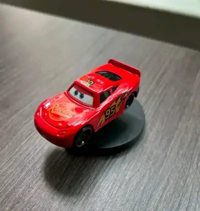 Mini auto de Rayo Mcqueen Cars - miniatura 3