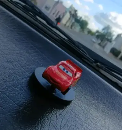 Mini auto de Rayo Mcqueen Cars - miniatura 4