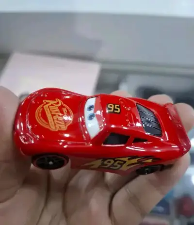 Mini auto de Rayo Mcqueen Cars - miniatura 5