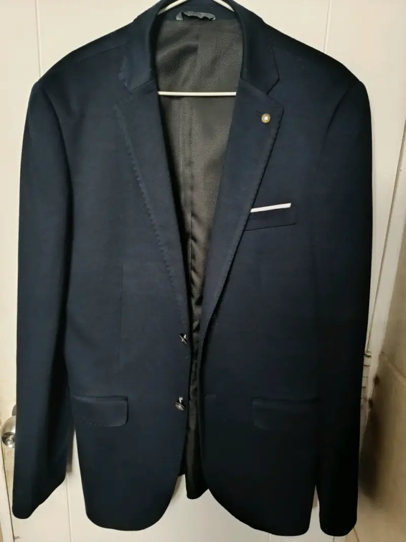 Blazer azul marino para hombre en buen estado - 2