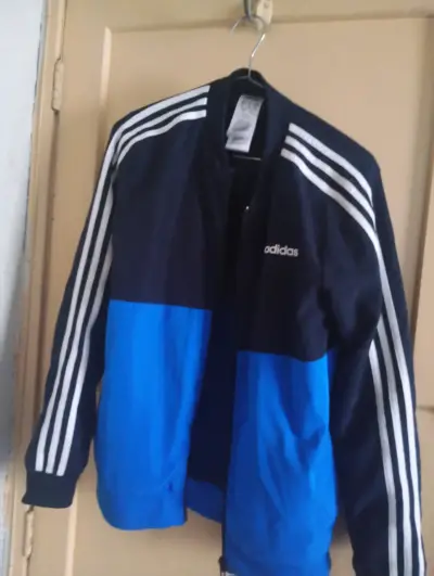 Chaqueta deportiva Adidas original talla 14 niño - miniatura 4