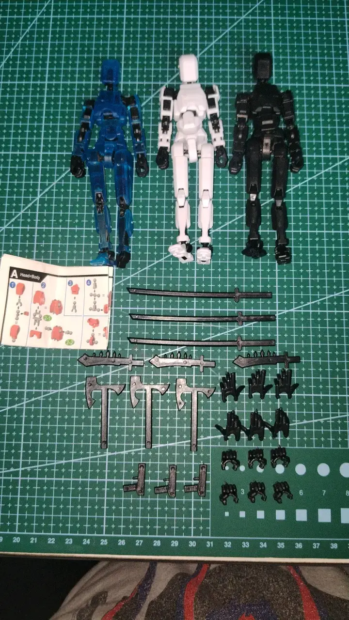 Set figuras de acción articuladas con accesorios - 1