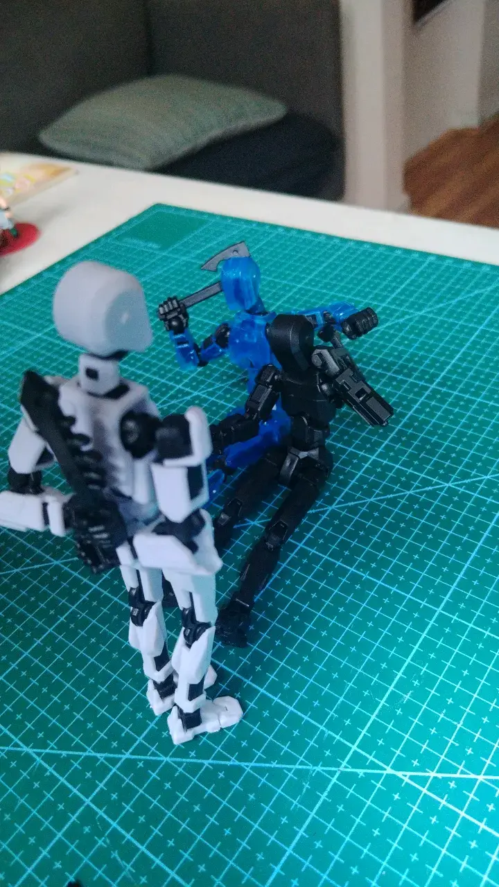 Set figuras de acción articuladas con accesorios - 4