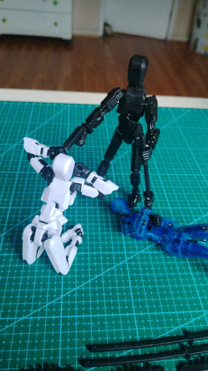 Set figuras de acción articuladas con accesorios - 6