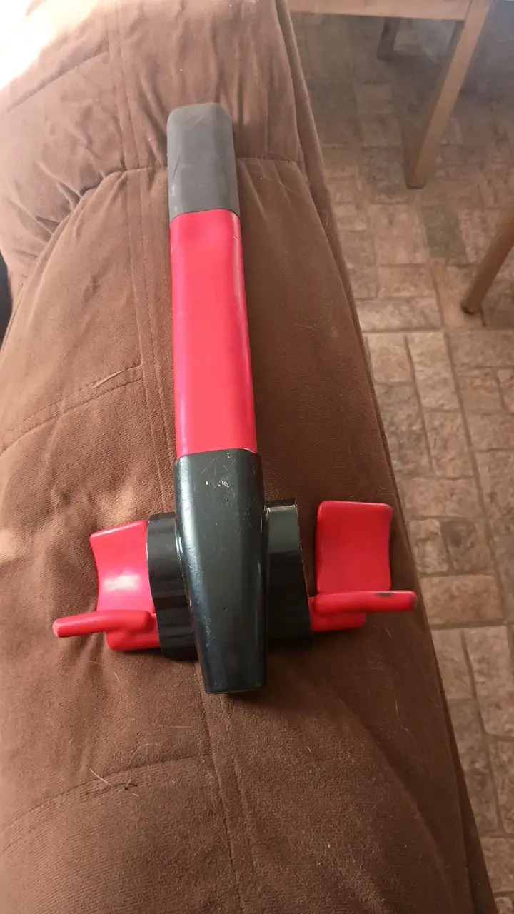 Bloqueador de volante antirrobo rojo y negro - 2