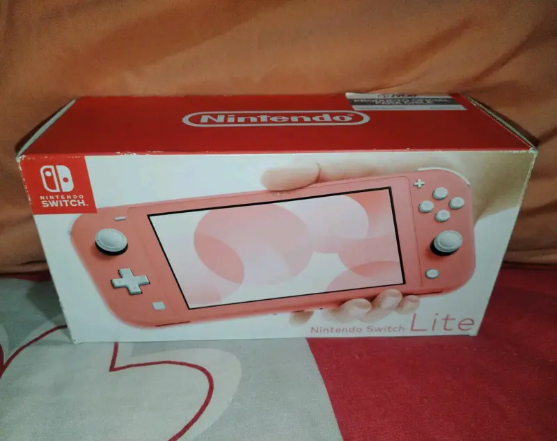 Nintendo Switch Lite con 2 juegos - 5