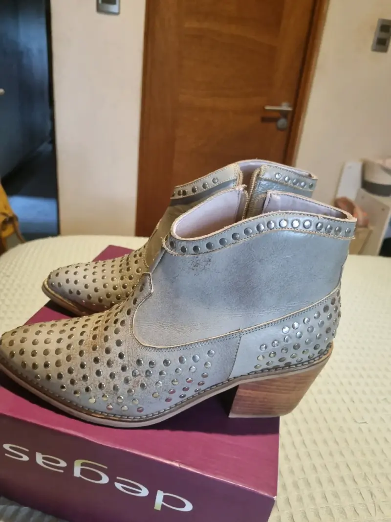 Botines de cuero con tachas plateadas - 5